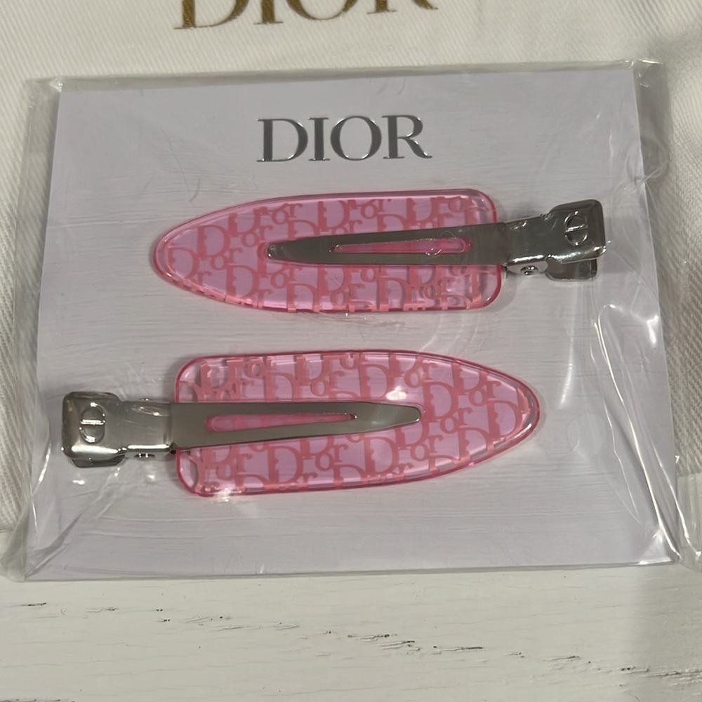 Dior Backstage Pink Logo Hair Clips! Brand New!!🩷🩷 - Picture 4 of 5
